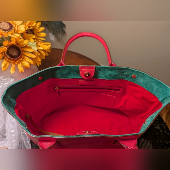 FUSHIA Dooney and Burke Medium Russel Tote Florentine Leather NWT - Picture 5 of 9